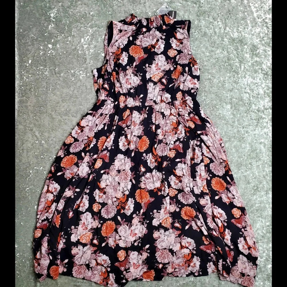 Torrid Midi Gauze Mock Neck Floral Dress - Picture 3 of 12